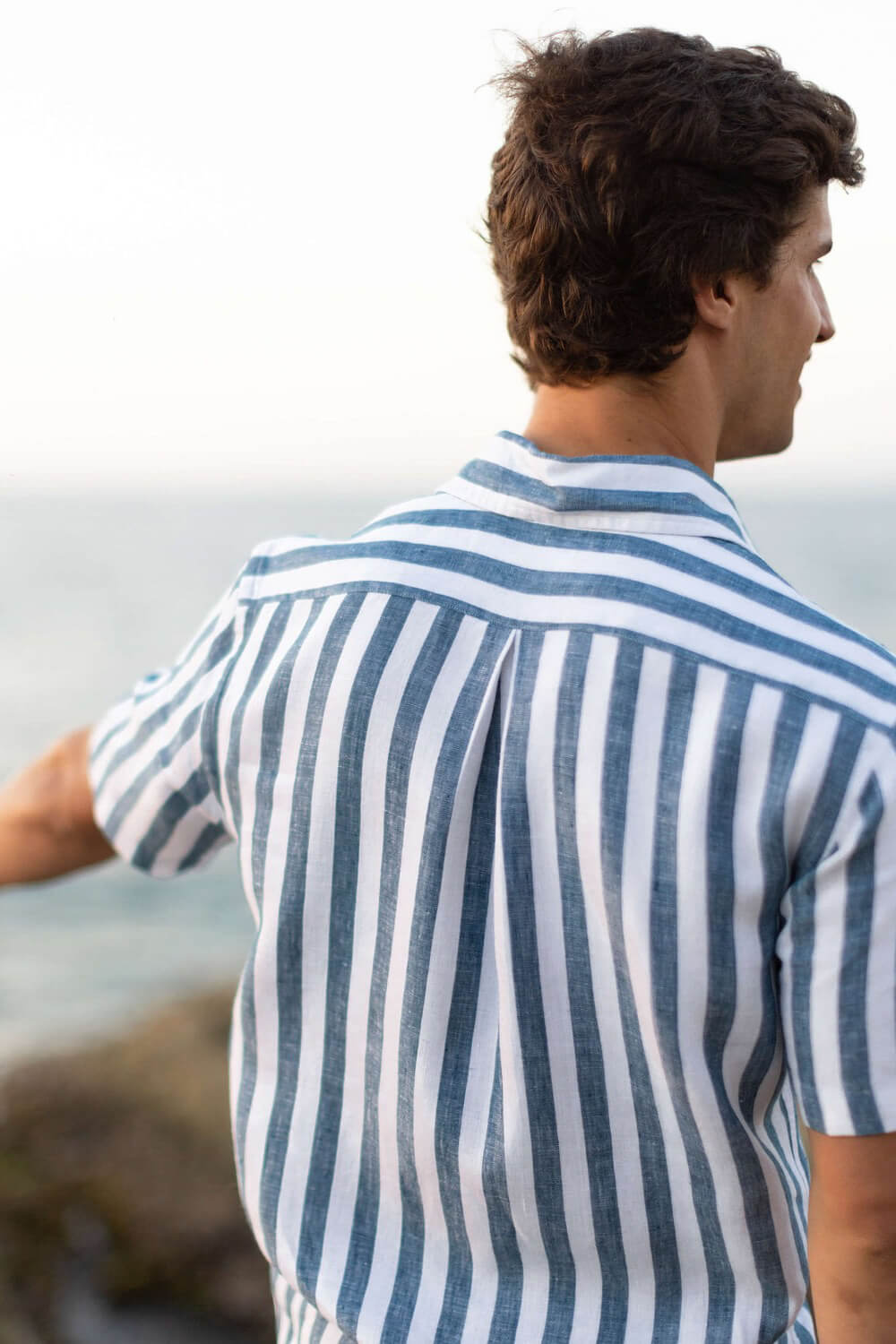 Alex Crane ola shirt in big wave back