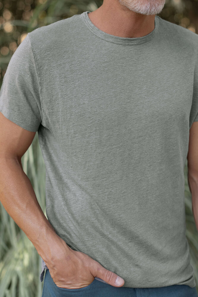 Alex Crane Sun Tee in jade close up