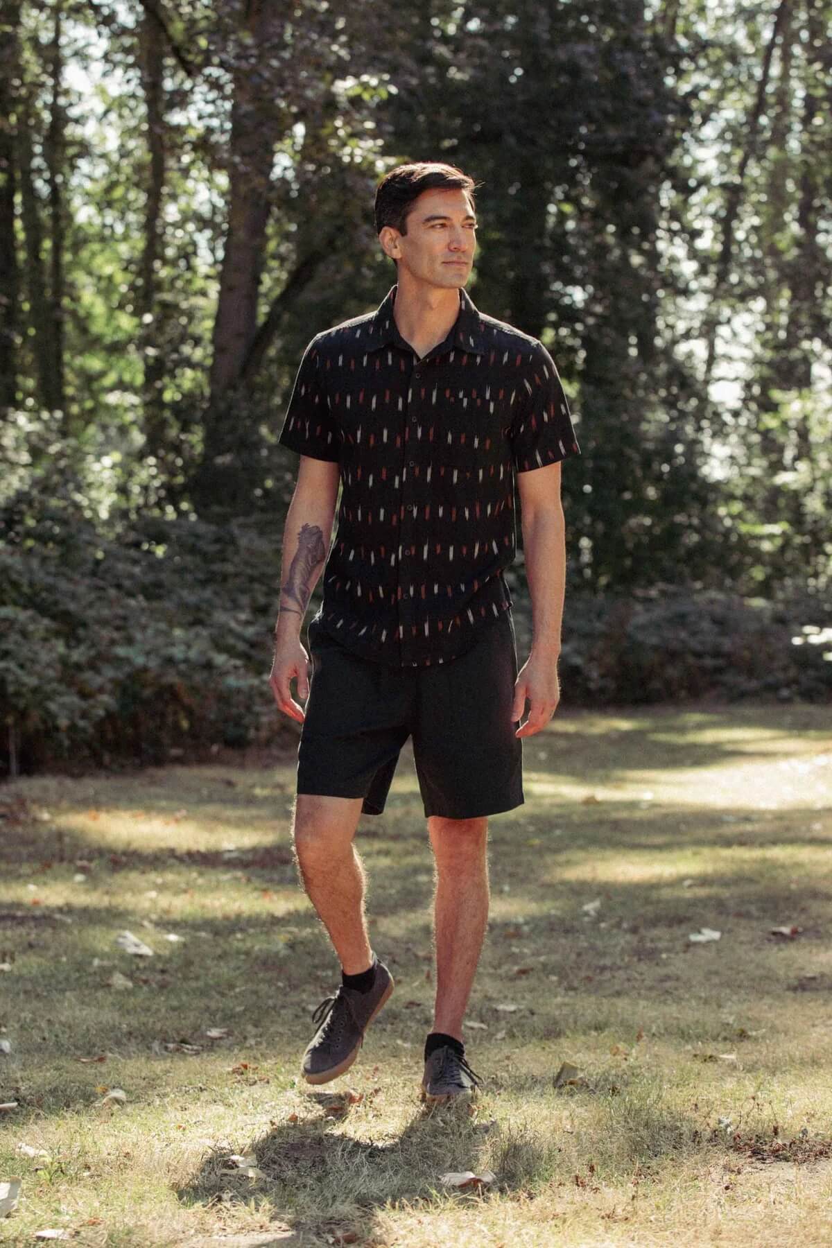 Man wearing The Harbor Slim Shirt in Dotted Horizon
