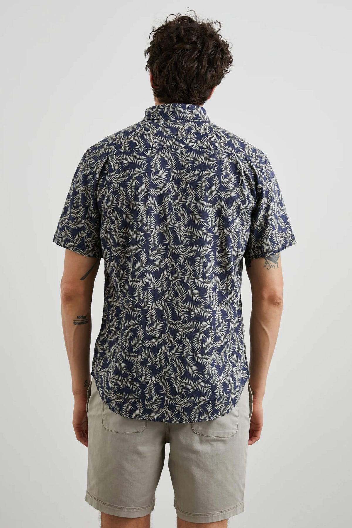 Rails Carson Shirt men's short-sleeve linen blend button-down with traditional fit and single chest patch pocket.