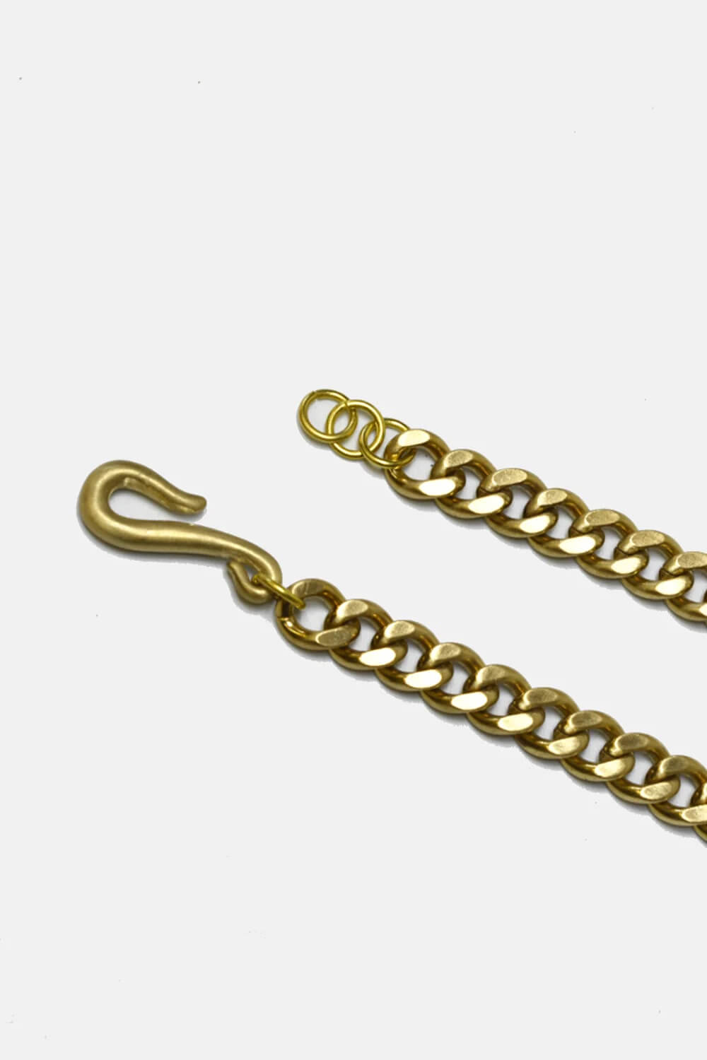 Curated Basics Curb Chain with Fish Hook in brass close up