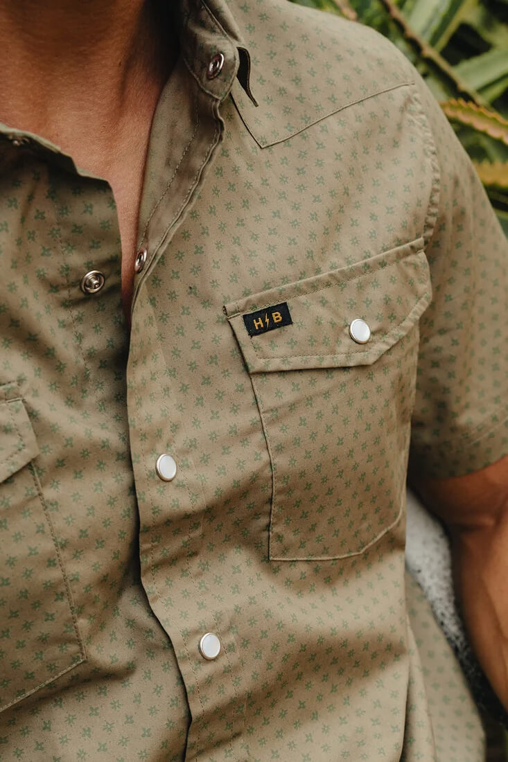 Howler Brothers H Bar B Snapshirt men's short sleeve pearl snap shirt in Vision Quest print with Western-inspired styling.