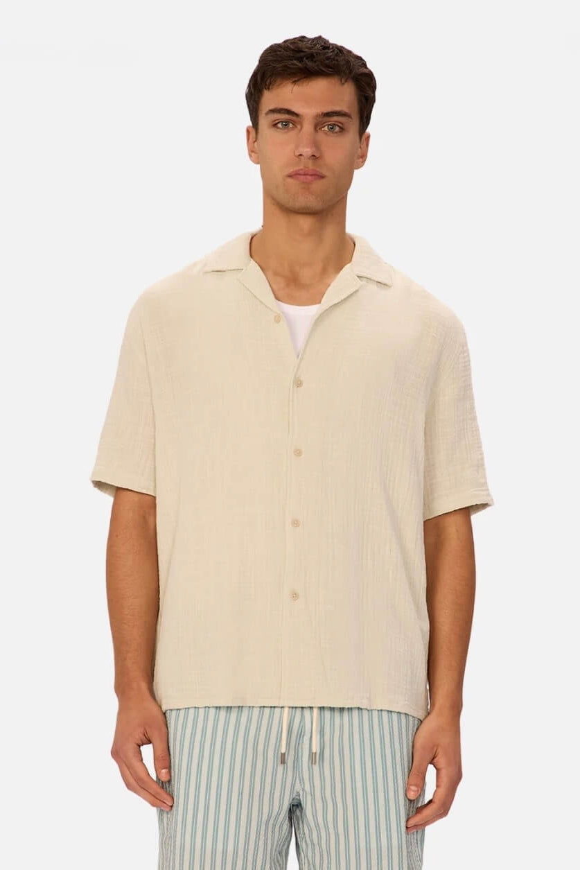 Industrie The Seguro Short Sleeve Shirt in Duckegg
