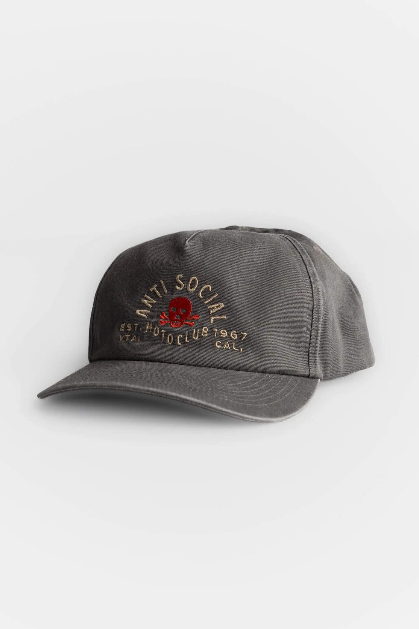 Iron & Resin Antisocial Hat in Black