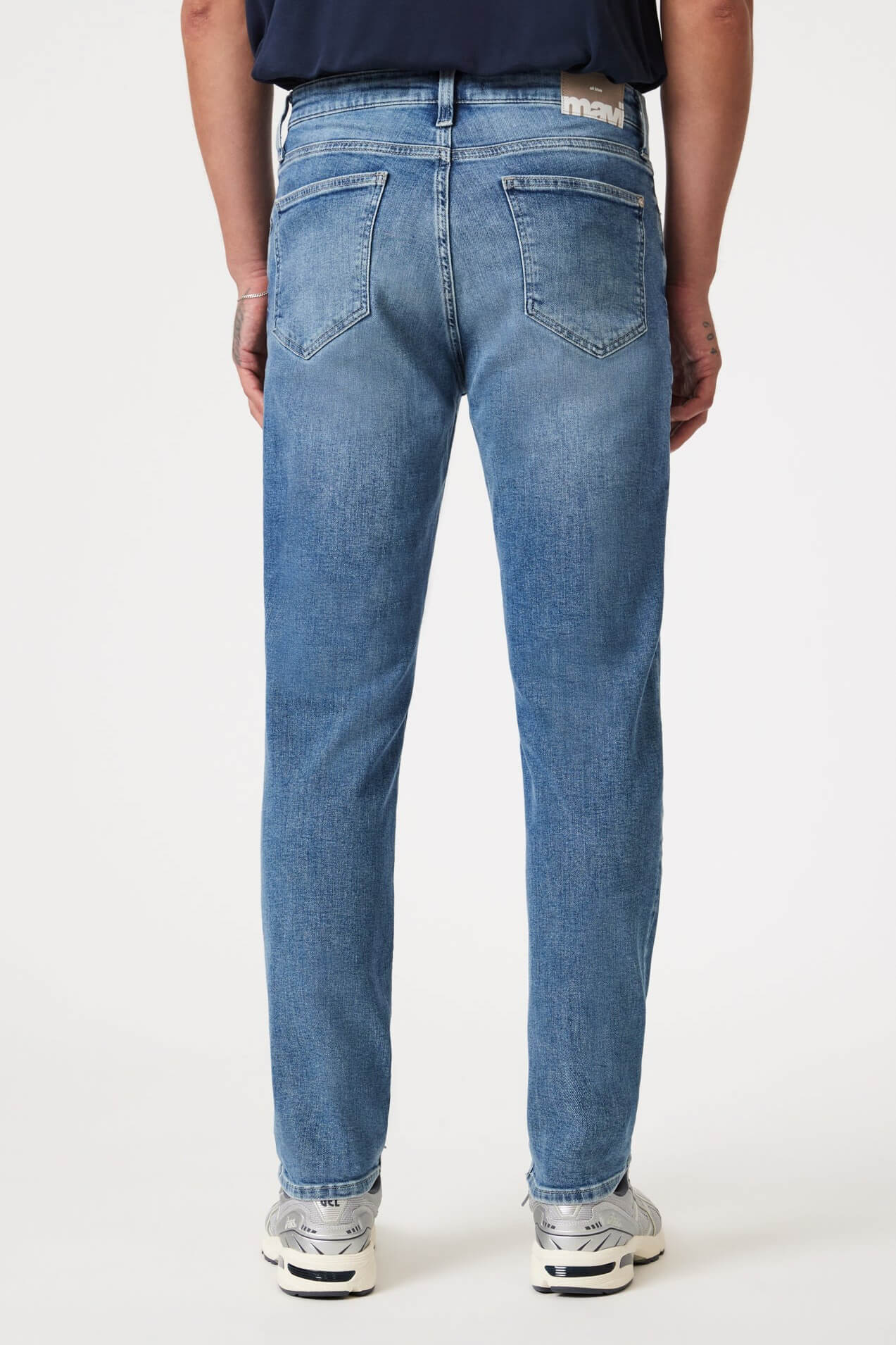 Mavi Steve Athletic Jeans in mid brushed classic blue