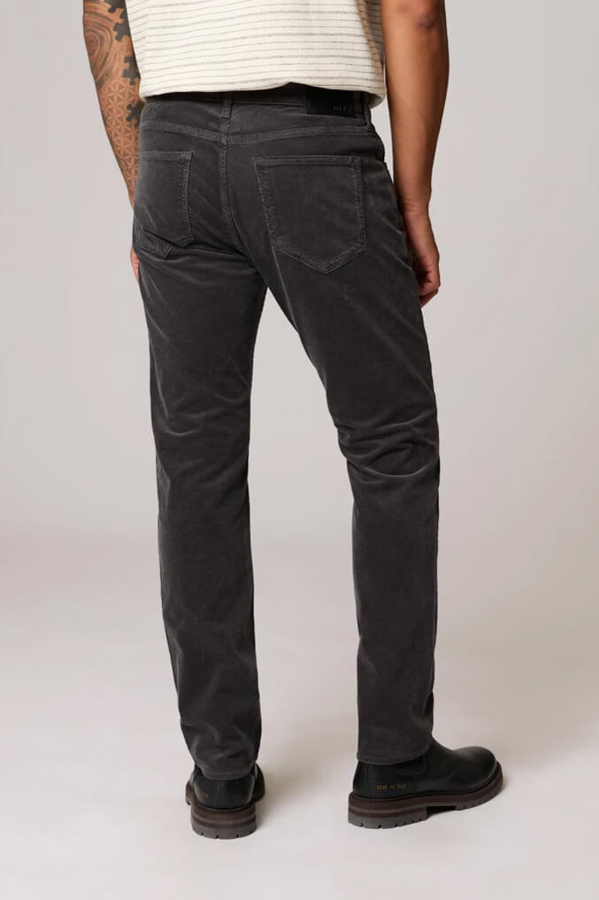 Mavi Zach Straight Leg Jeans men's regular-rise denim with classic fit through the hip and thigh and straight-leg silhouette