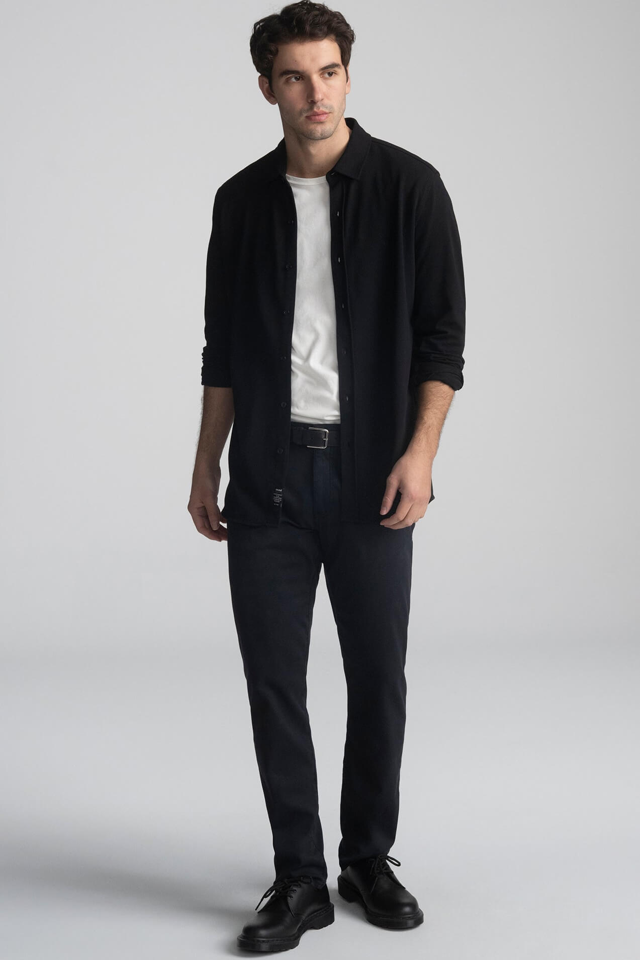 Mavi Marcus Slim in dark midnight city