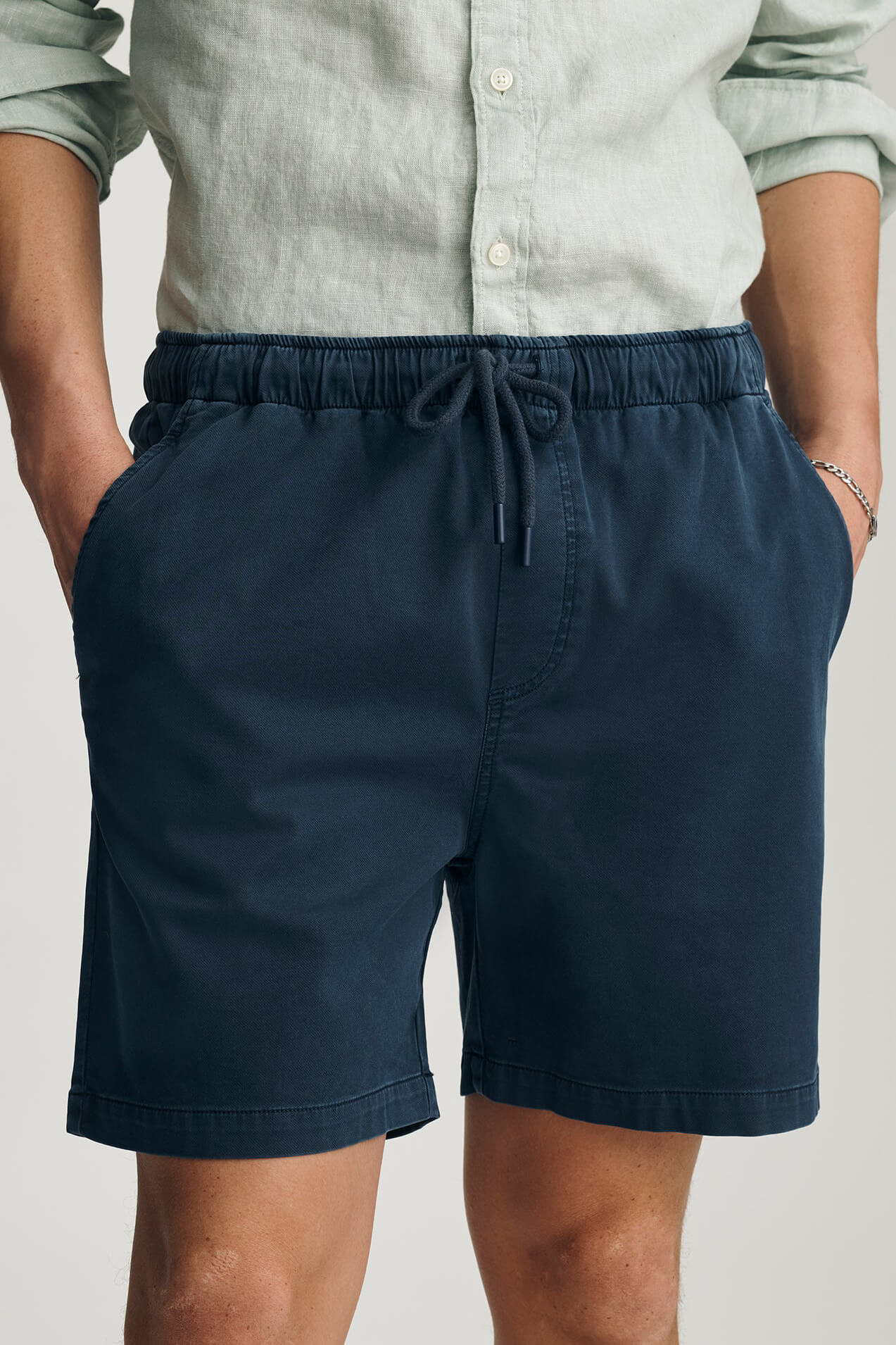 Mavi Woven Short in total eclipse