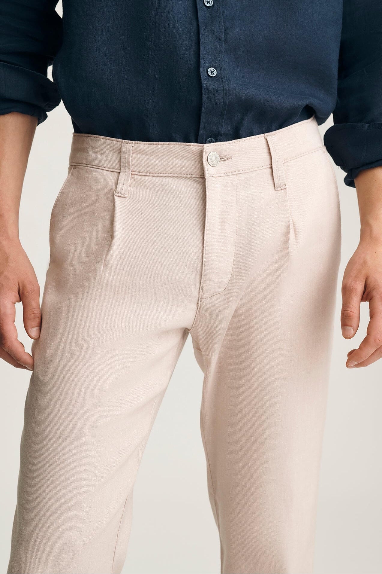 Front details on Will Pleated Straight Chino Pants in Cream Linen by Mavi