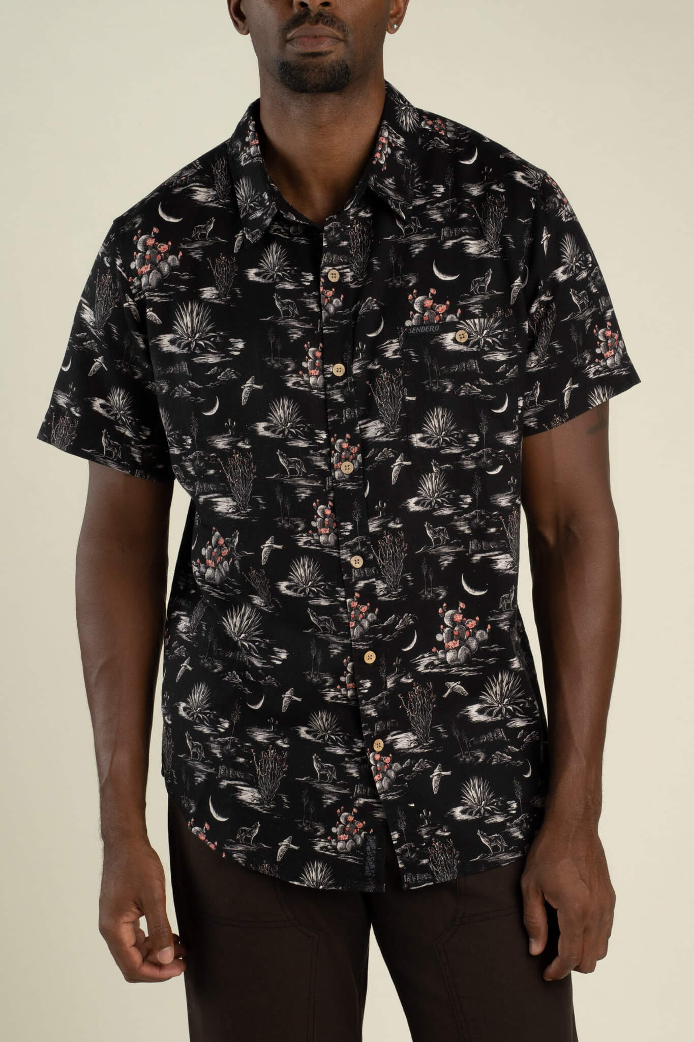 Sendero Provisions Co. City Slicker men's short sleeve button-up shirt with easy fit and chest pocket.