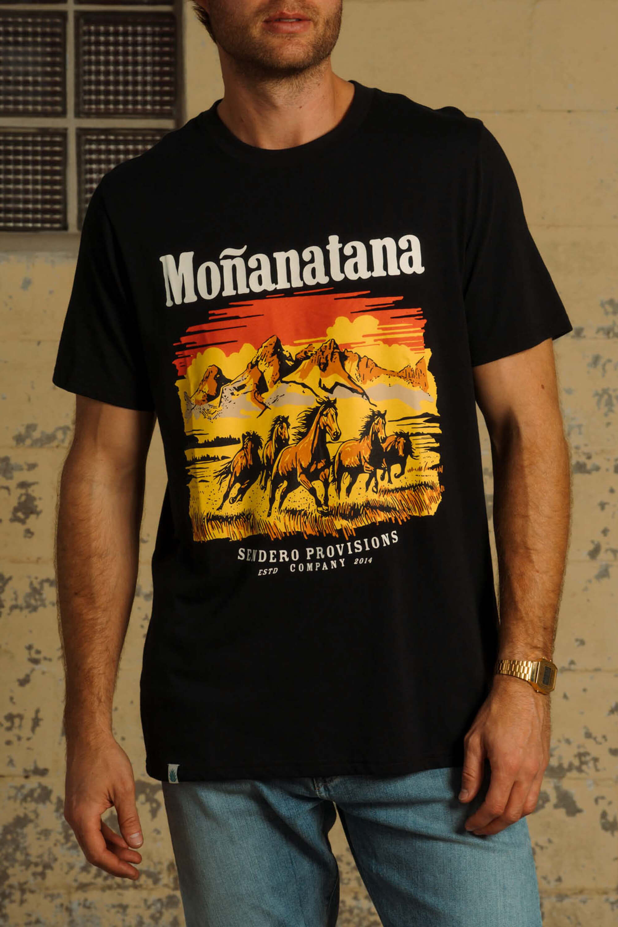Sendero Monanatana Shirt in black lifestyle