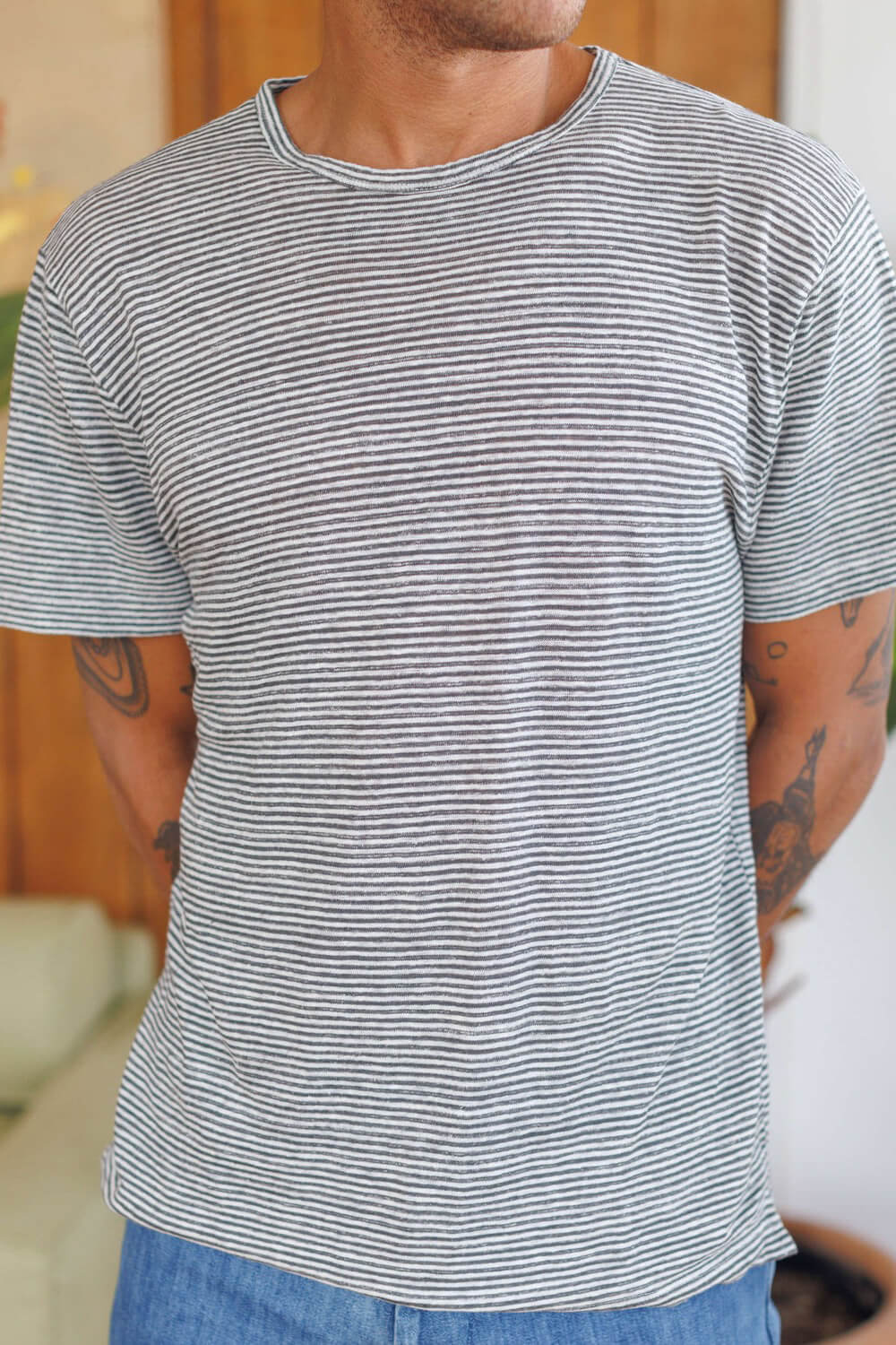 Alex Crane sun tee in lines style