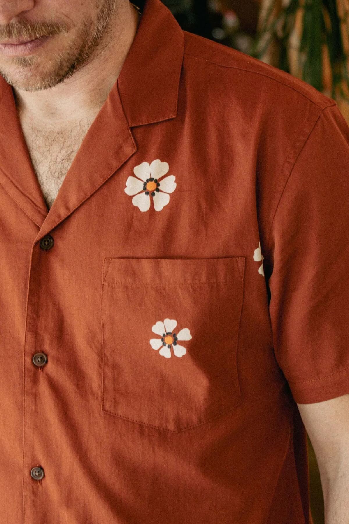 Bridge and burn The Collins Slim Shirt in Redstone close up