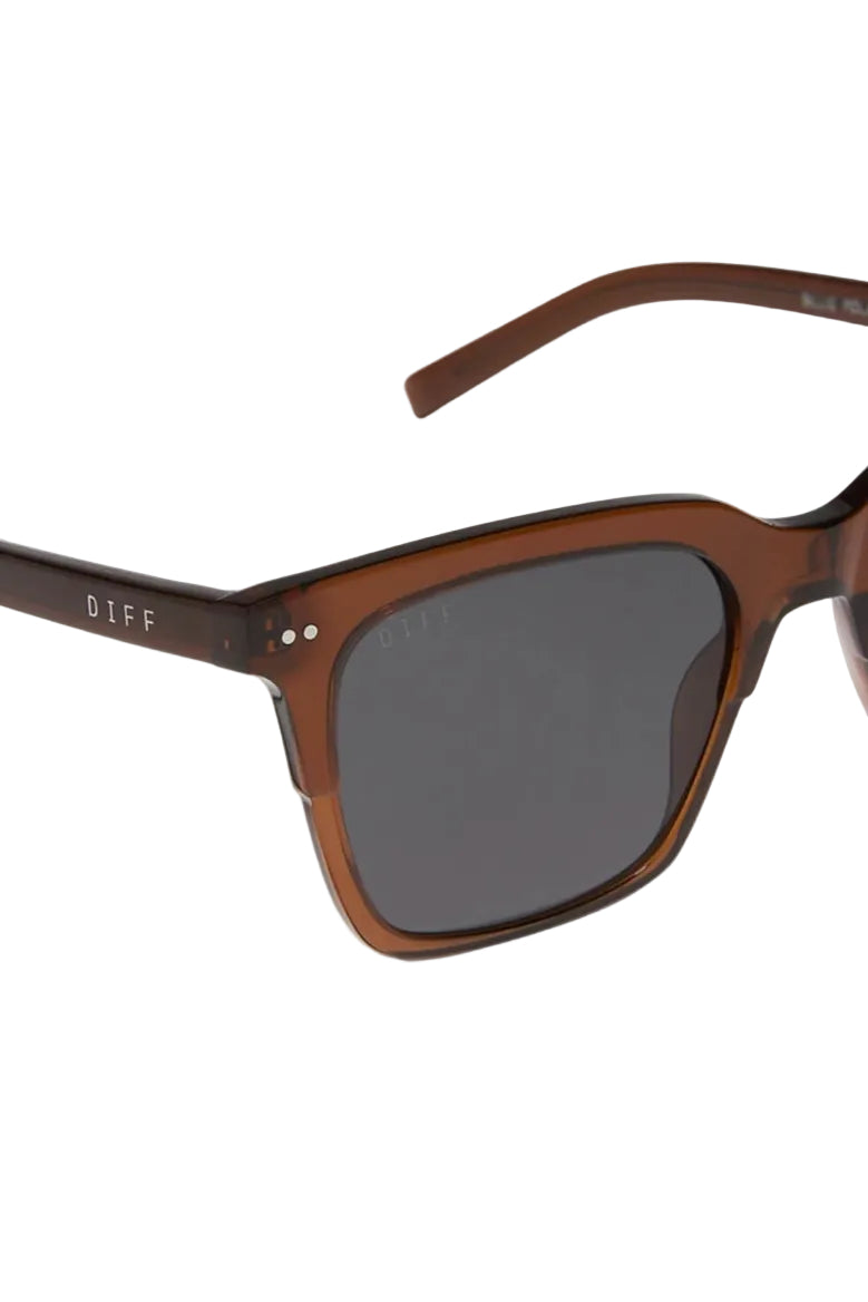 Diff Eyewear Billie Polarized Sunglasses in Whiskey + Grey close up