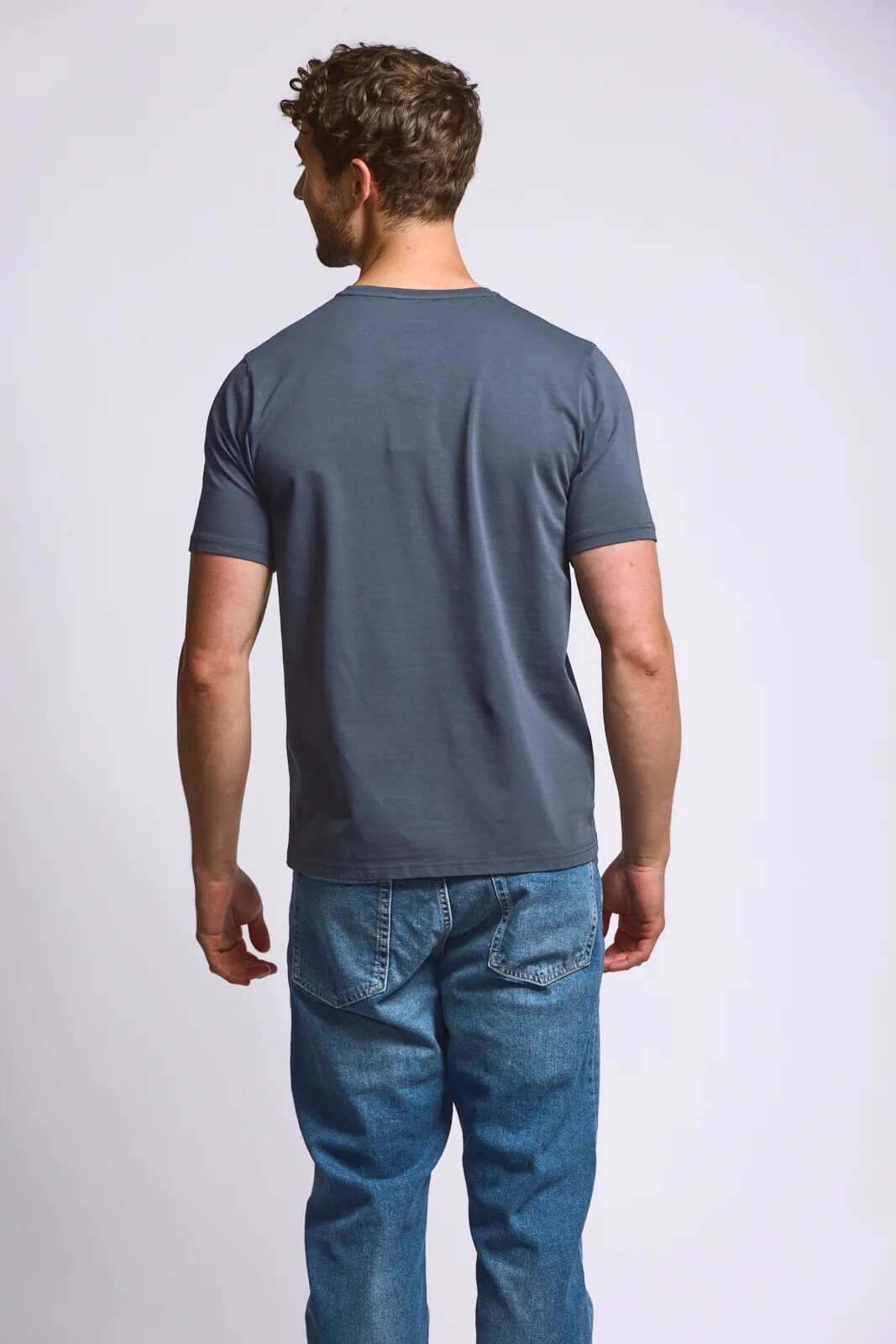 Easy Mondays Crew Neck T-Shirt men's lightweight cotton stretch tee with tailored fit and overstitched crew neckline.