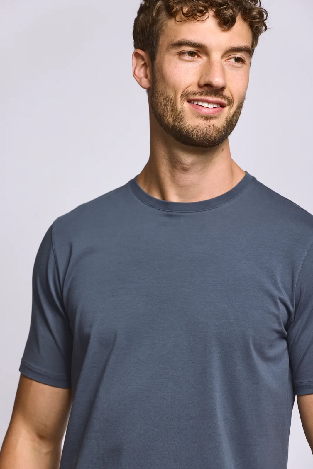 Easy Mondays Crew Neck T-Shirt men's lightweight cotton stretch tee with tailored fit and overstitched crew neckline.
