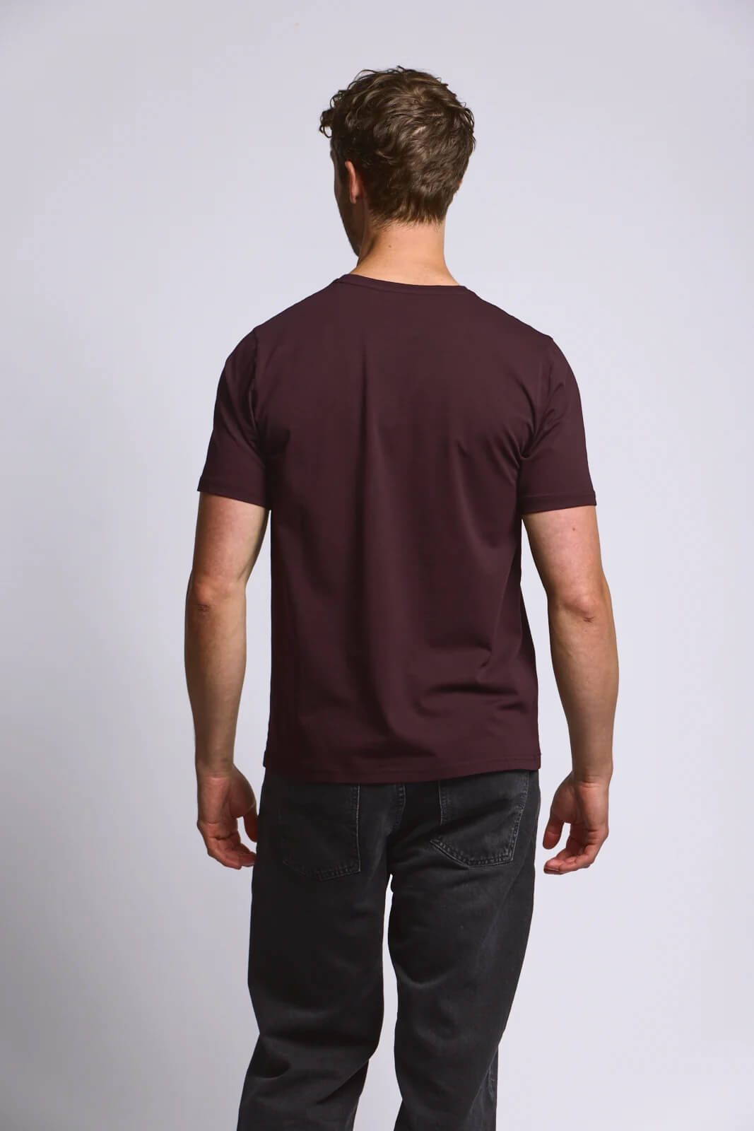 Easy Mondays Crew Neck T-Shirt men's lightweight cotton stretch tee with tailored fit and overstitched crew neckline.