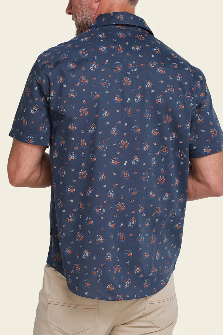 Howler Brothers H Bar B Snapshirt men's regular-fit short-sleeve western shirt with pearl snaps, western yokes, and shirttail hem.