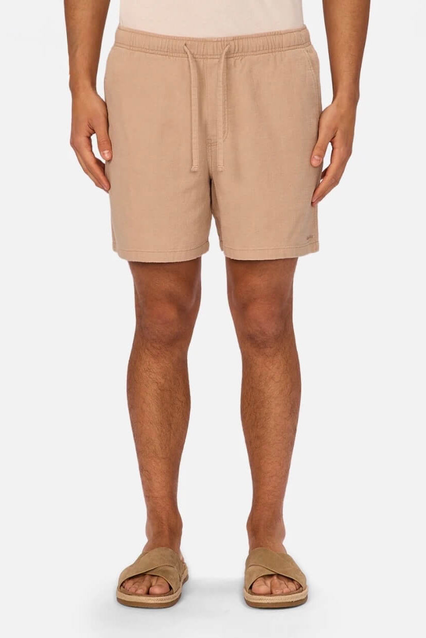 Industrie The Mallorca Short in Lt Caramel