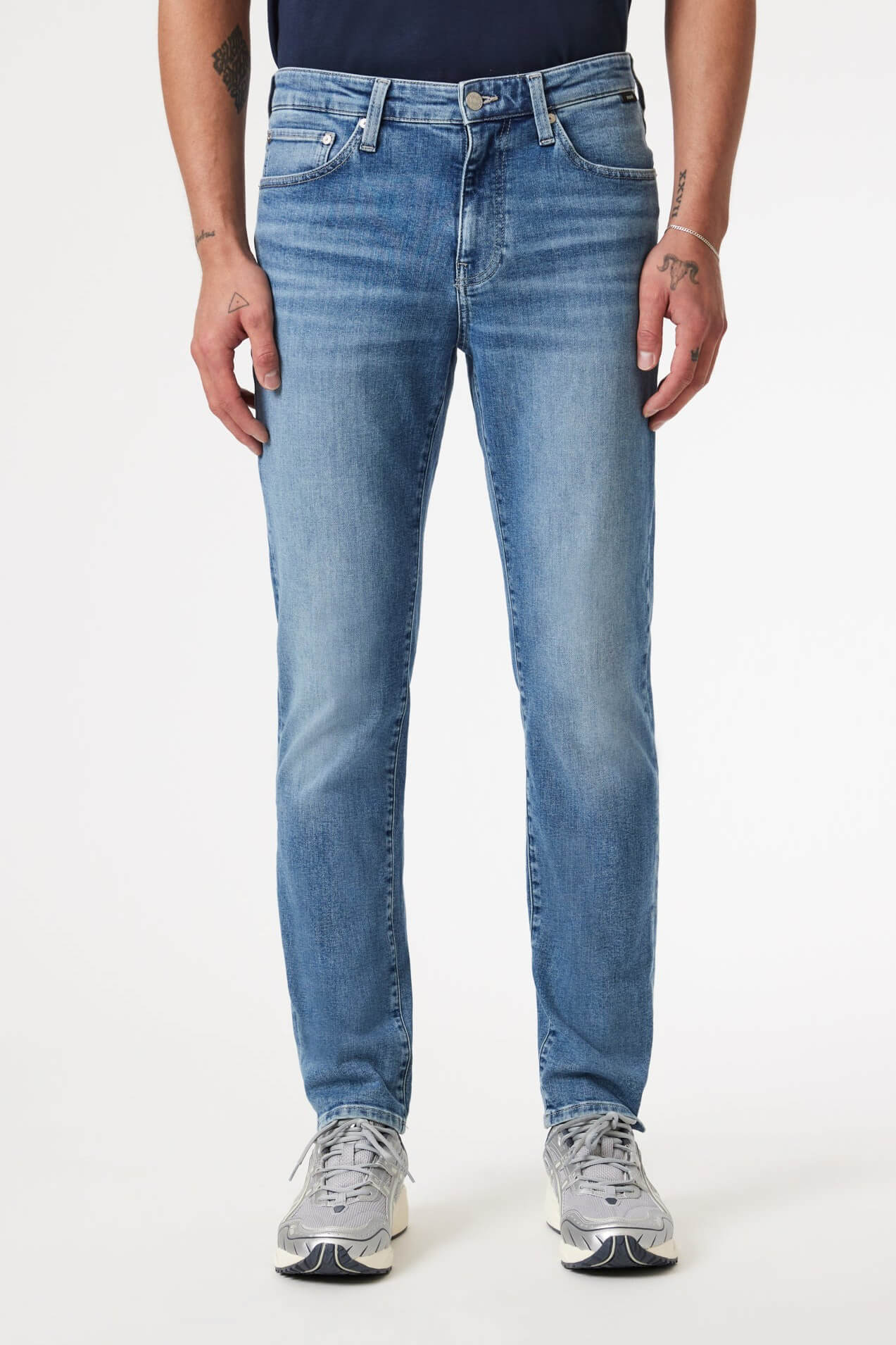 Mavi Steve Athletic Jeans in mid brushed classic blue