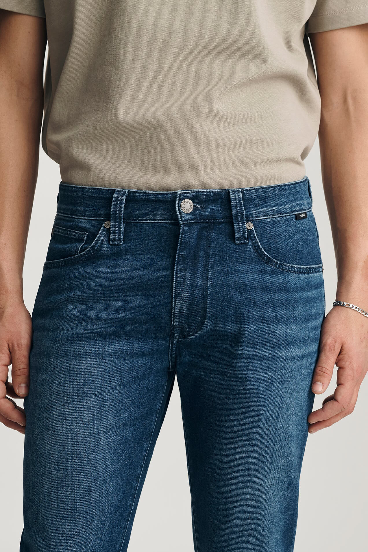 Mavi Marcus Slim Straight in dark aire light