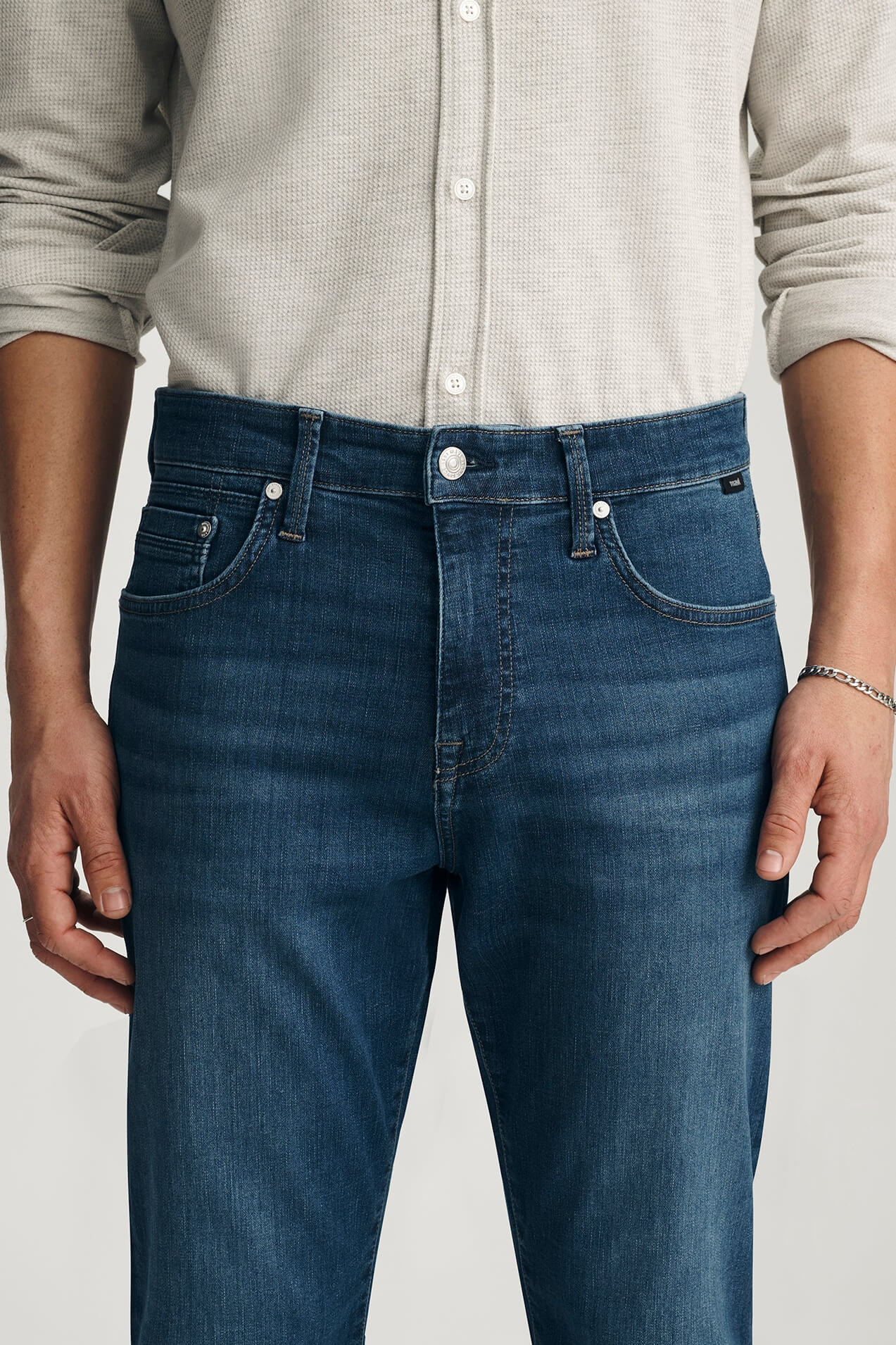 Mavi Matt Relaxed Straight in dark brushed organic vintage