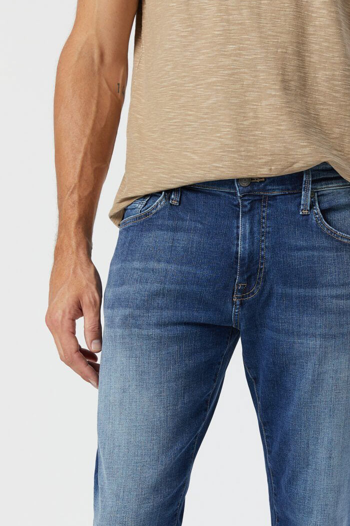 Mavi Zach Jeans in mid brushed organic move