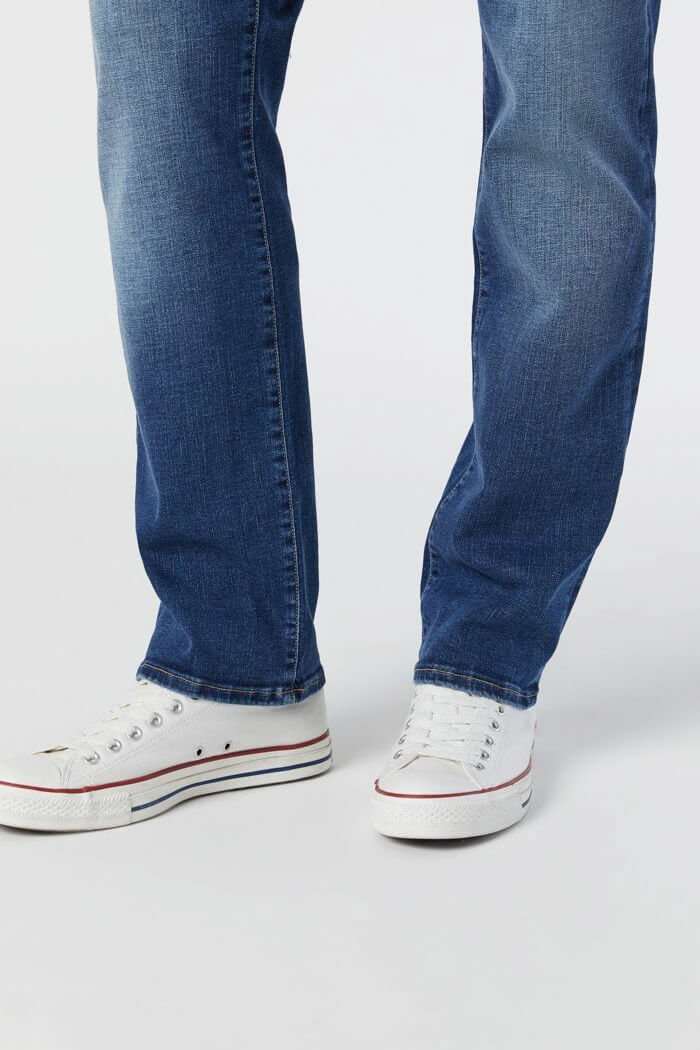 Mavi Zach Jeans in mid brushed organic move