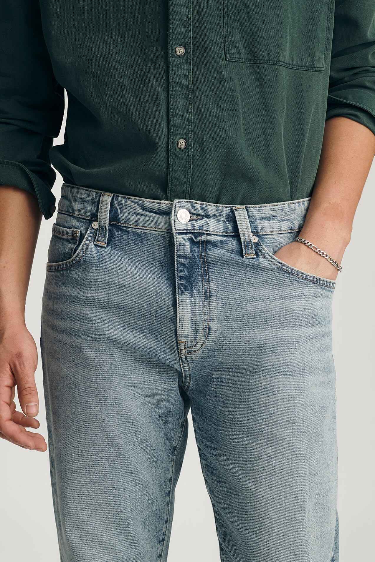 Mavi Zach Straight Leg in light shaded classic blue