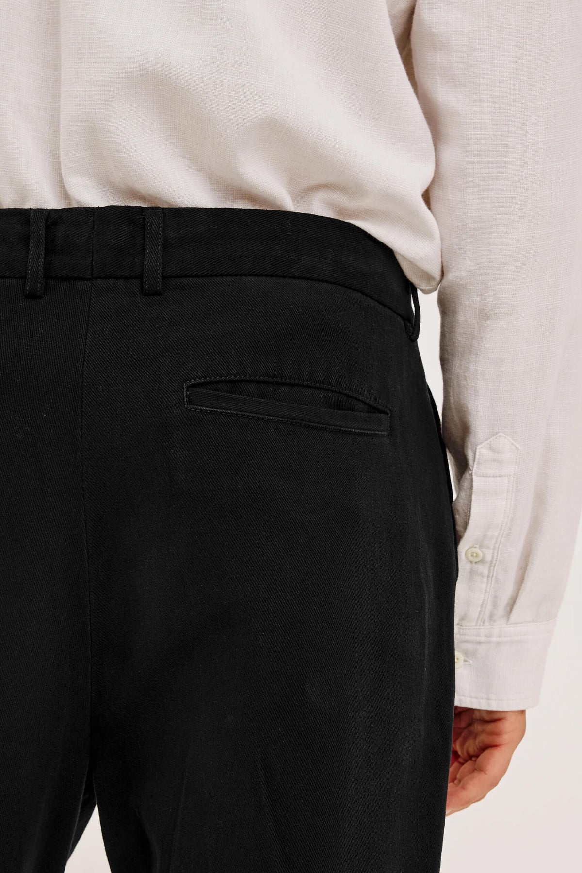 Rails Ezra Pant men's brushed cotton twill trousers with relaxed drapey fit, front pleats and ankle-length hem.