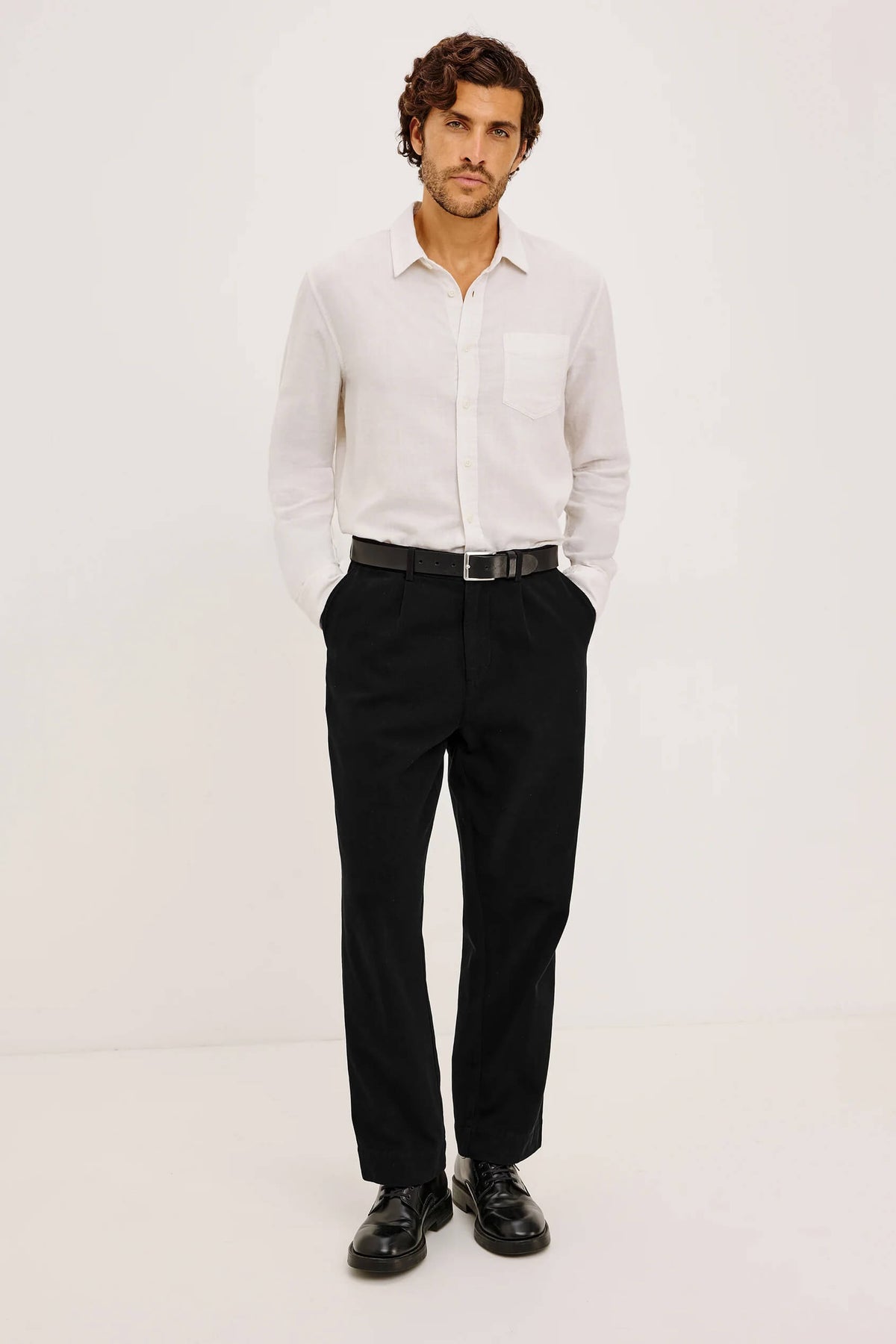 Rails Ezra Pant men's brushed cotton twill trousers with relaxed drapey fit, front pleats and ankle-length hem.