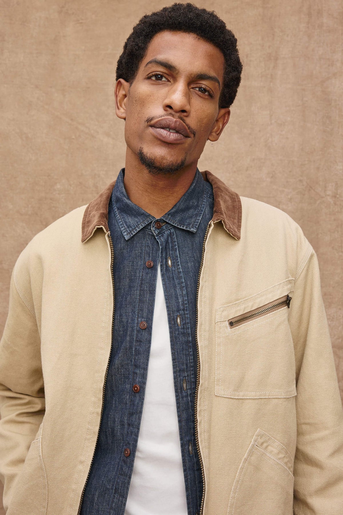 Rails Ketter Jacket men's cotton-hemp canvas trucker jacket with contrast corduroy collar and classic fit.