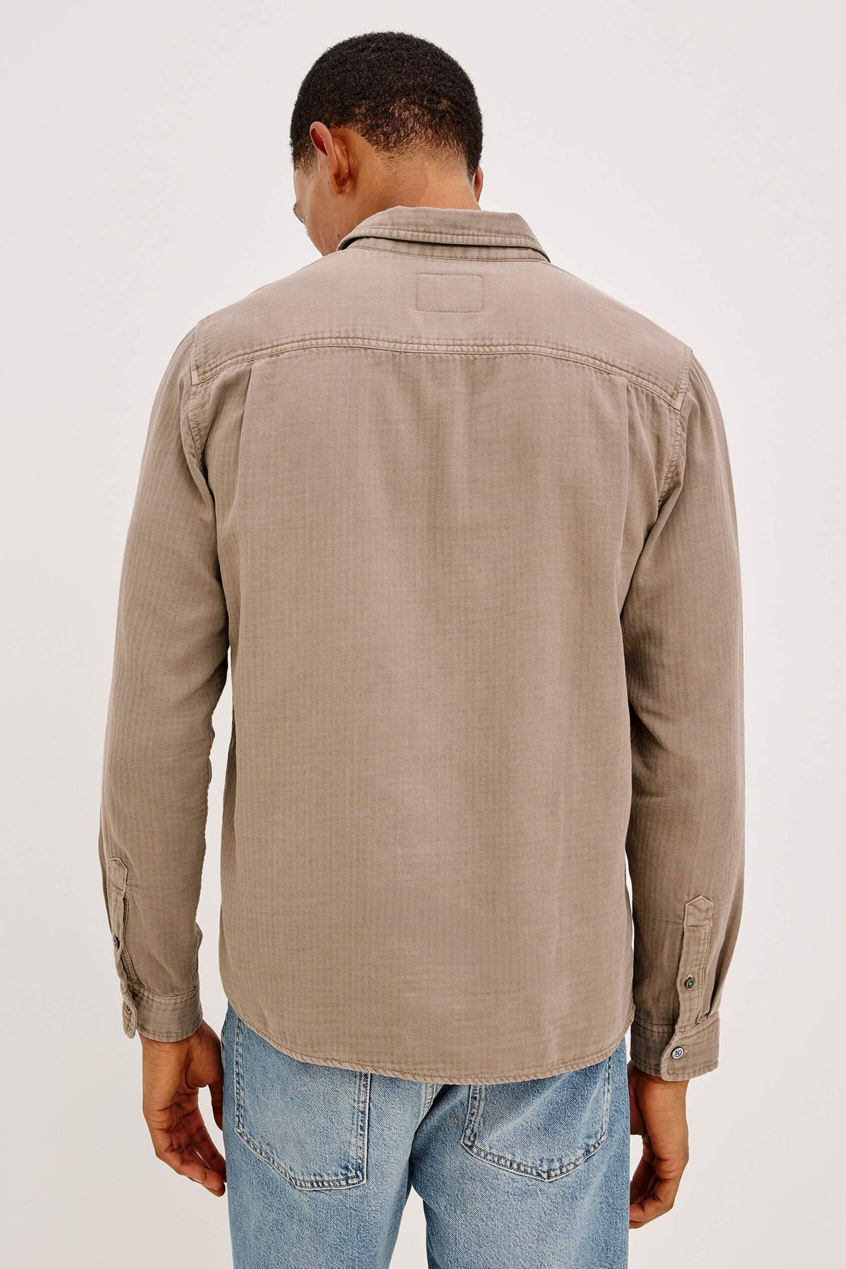 Rails Owens Shirt men's lightweight cotton gauze button-down with subtle herringbone texture, spread collar and chest patch pocket