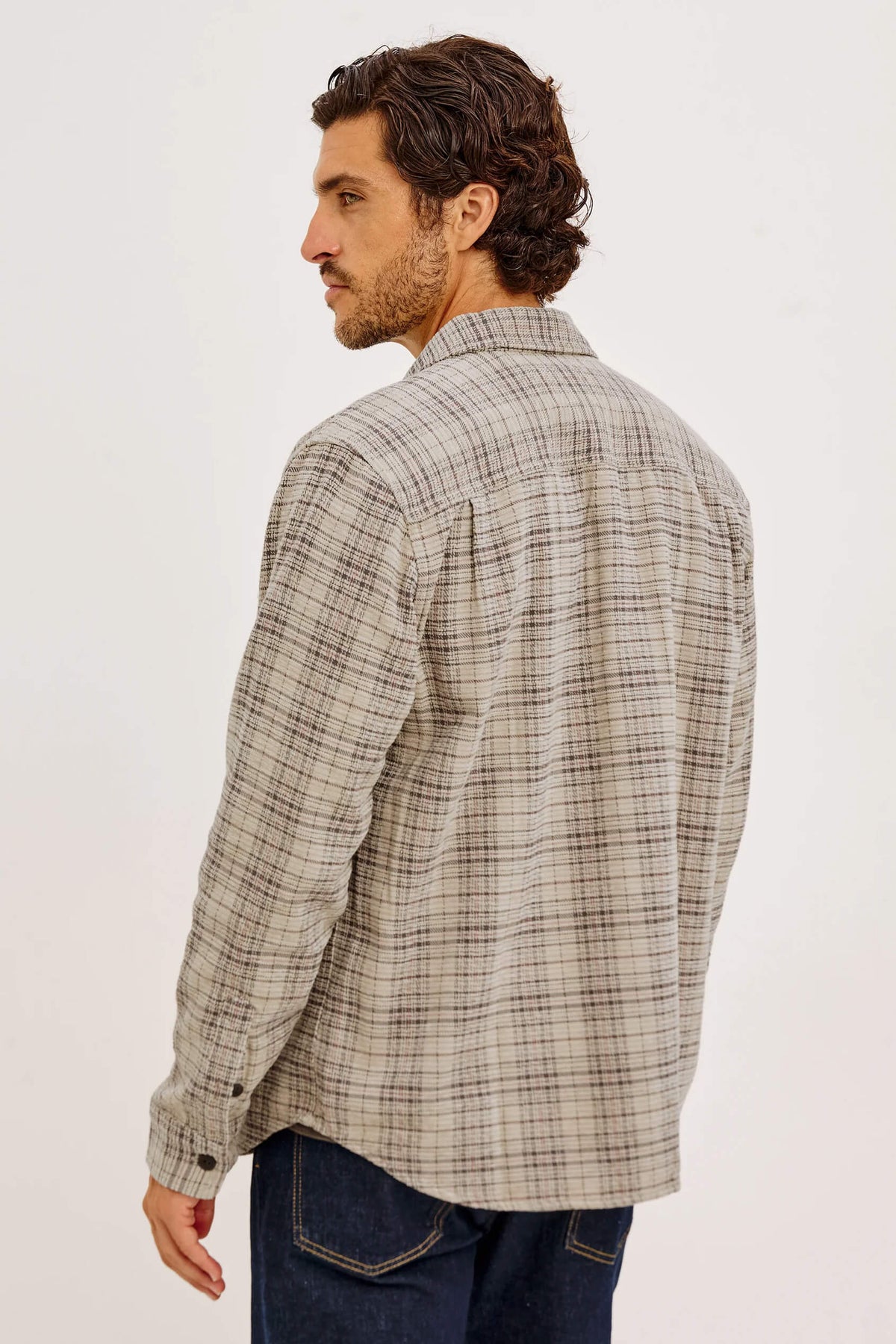 Rails Warren Overshirt men's textured chenille cotton-blend button-down with relaxed fit, point collar and dual chest flap pockets.