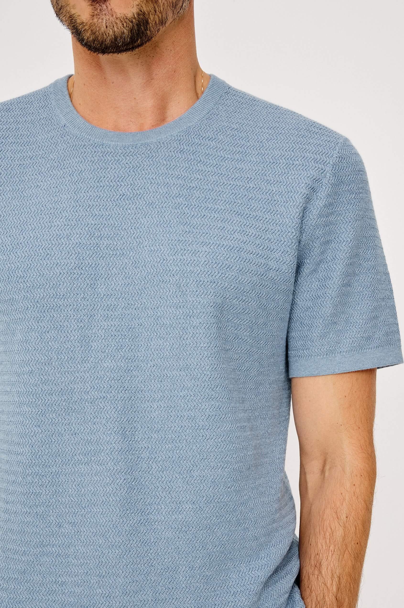 Rails Theo Shirt in Blue Sky close up