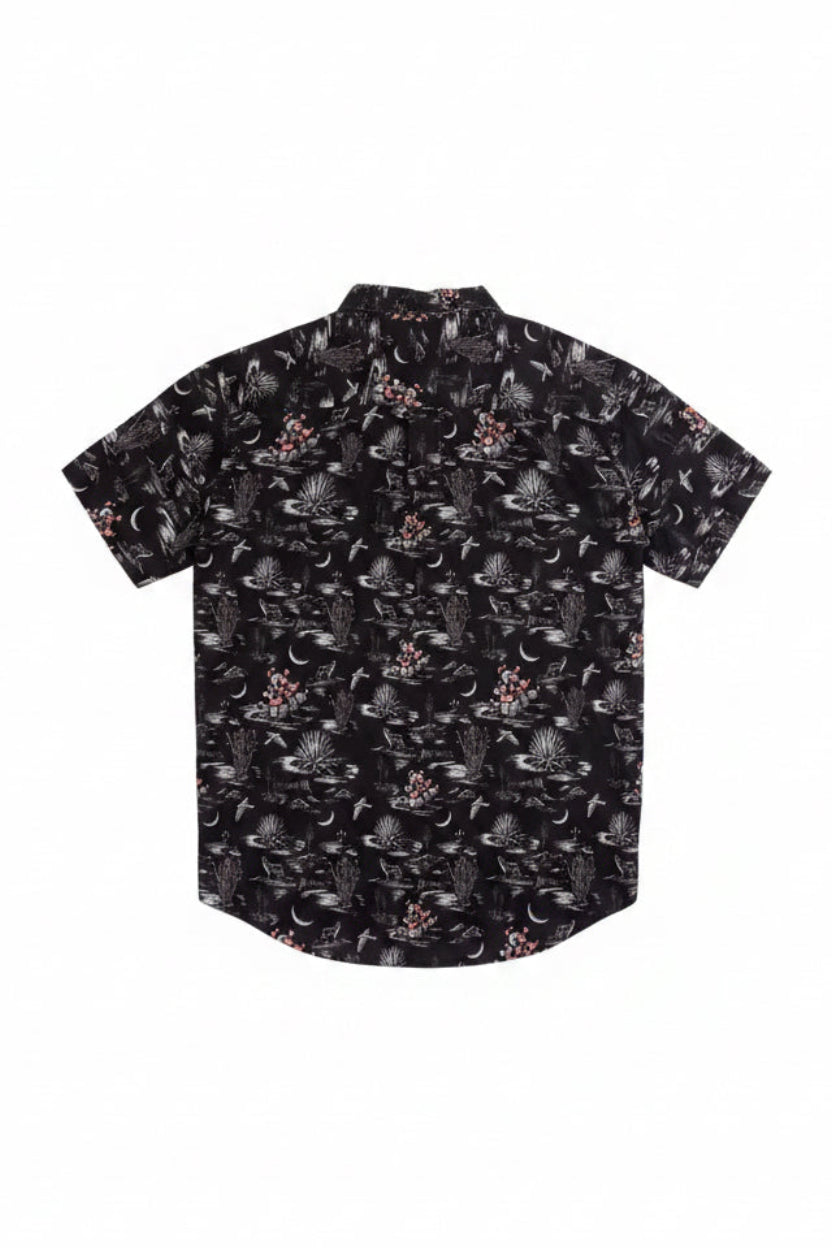 Sendero Provisions Co. City Slicker men's short sleeve button-up shirt with easy fit and chest pocket.