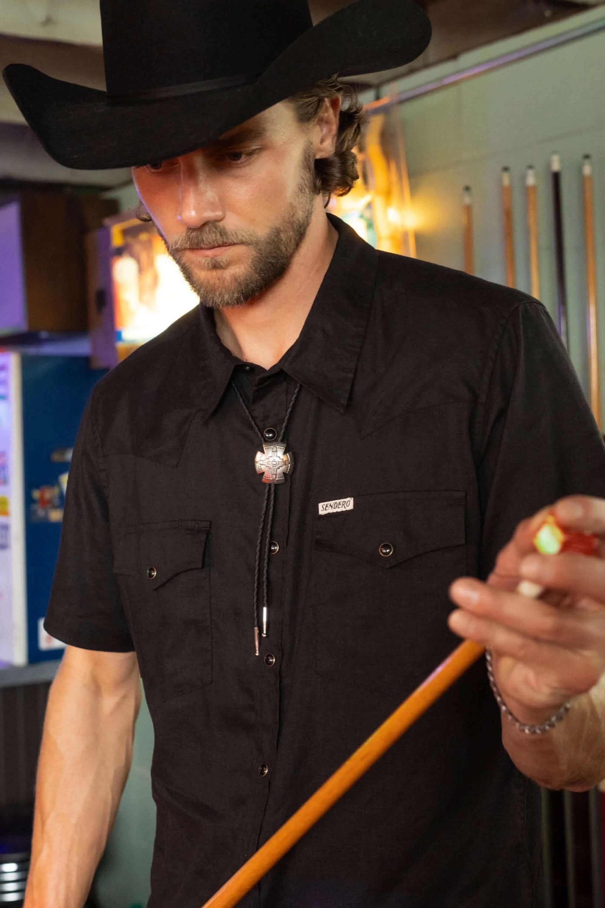 Sendero Wyatt Pearl Short Sleeve Shirt in Black
