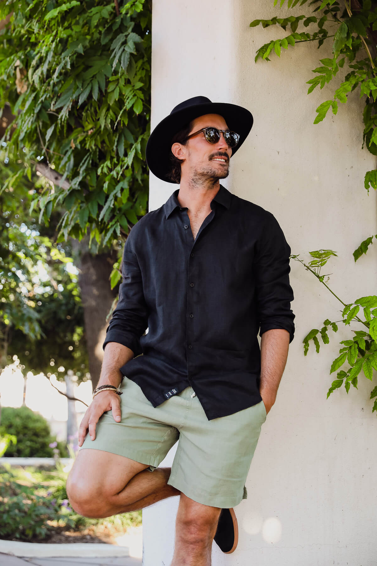 mens green linen shorts outfit